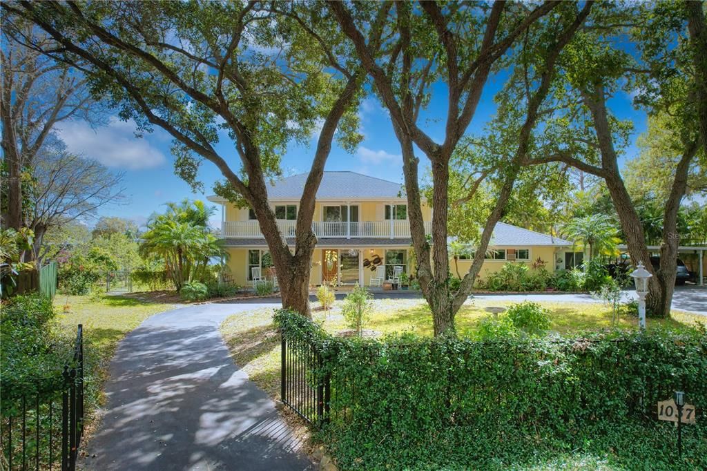 Recently Sold: $999,500 (4 beds, 2 baths, 3041 Square Feet)
