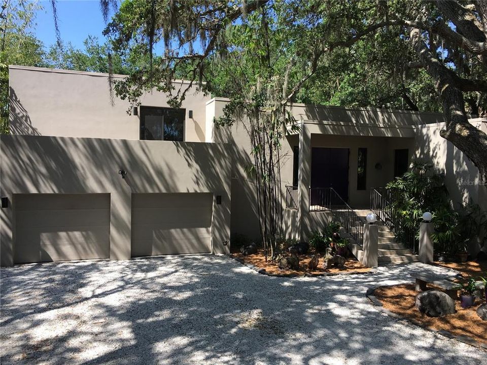 Recently Sold: $1,600,000 (2 beds, 2 baths, 2437 Square Feet)