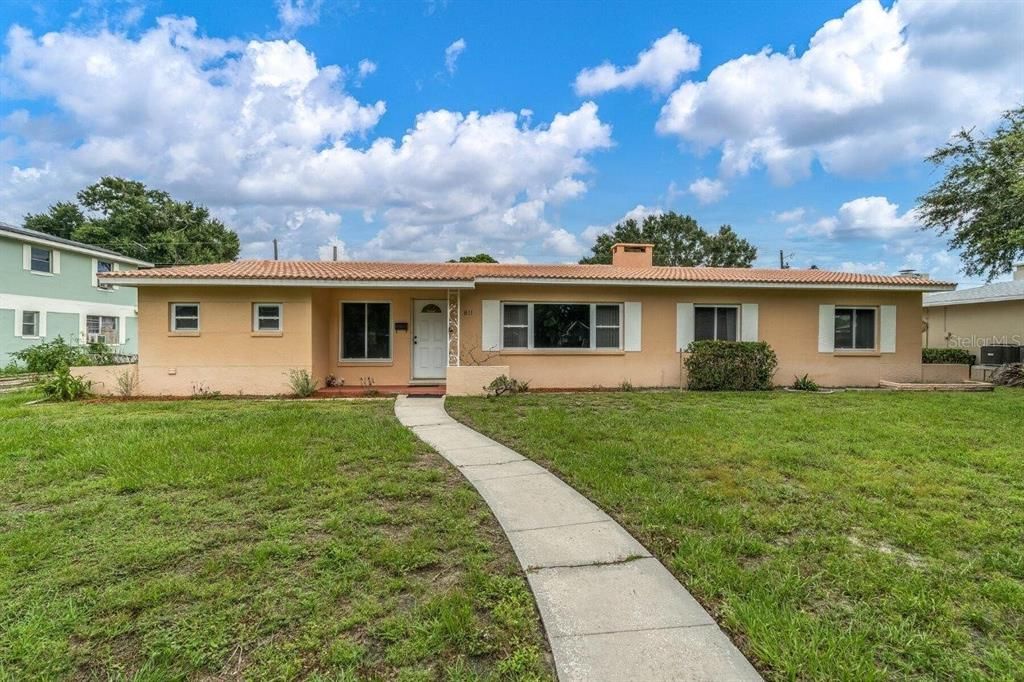 Recently Sold: $420,000 (3 beds, 2 baths, 1364 Square Feet)