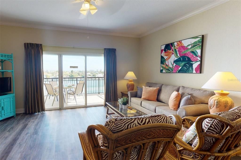 Recently Sold: $589,000 (2 beds, 2 baths, 950 Square Feet)
