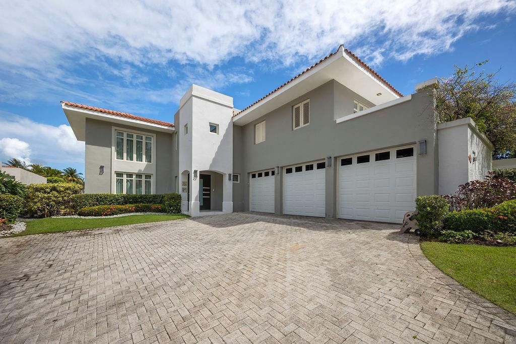 Recently Sold: $6,995,000 (4 beds, 6 baths, 5000 Square Feet)