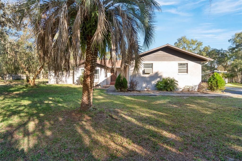 Recently Sold: $600,000 (3 beds, 2 baths, 1724 Square Feet)