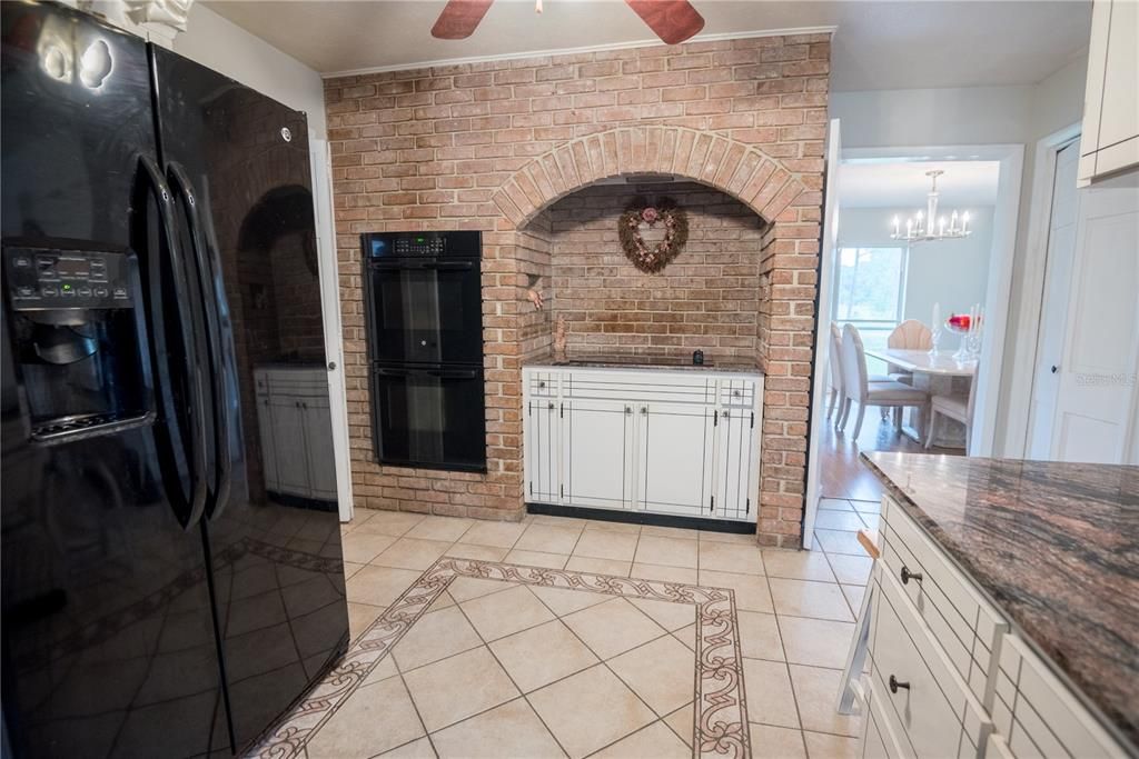 Recently Sold: $365,000 (3 beds, 3 baths, 2485 Square Feet)