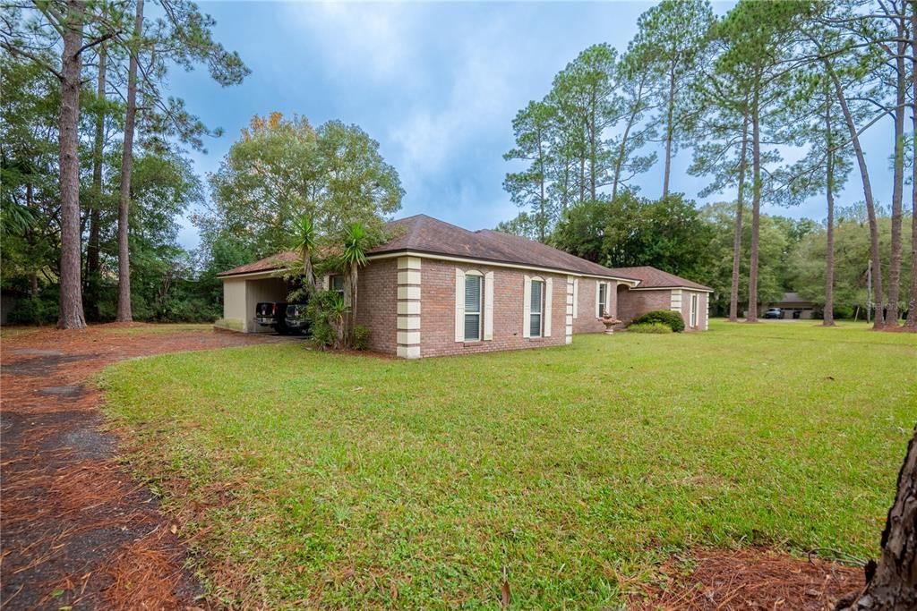 Recently Sold: $365,000 (3 beds, 3 baths, 2485 Square Feet)
