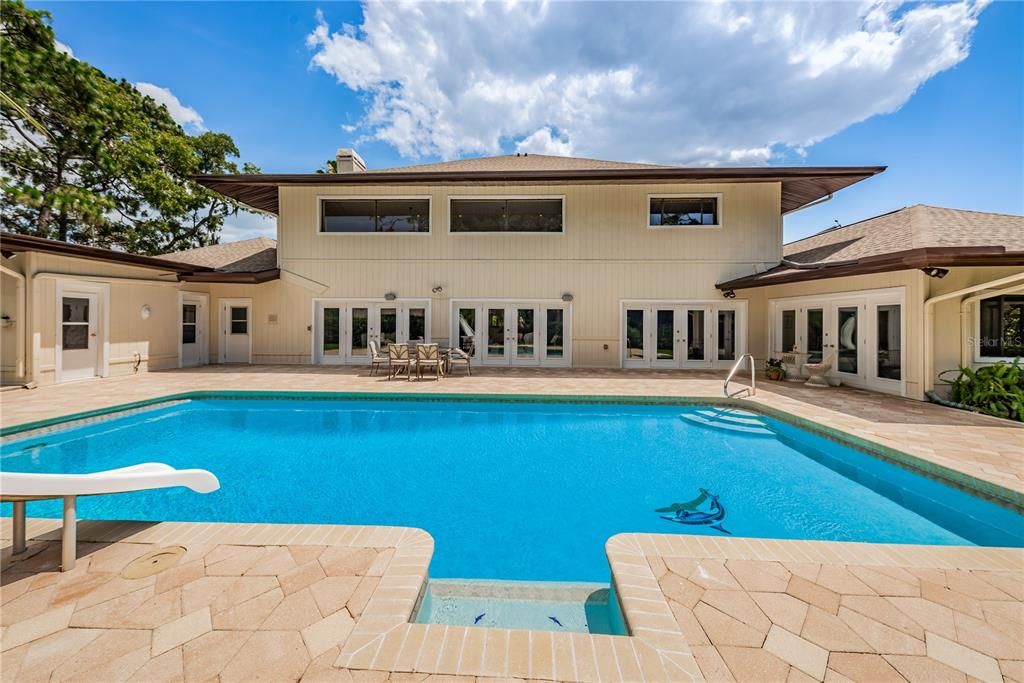 Recently Sold: $999,000 (5 beds, 5 baths, 6351 Square Feet)