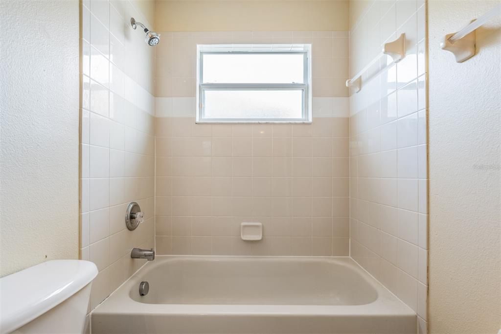 Недавно арендовано: $3,200 (6 спален, 3 ванн, 2994 Квадратных фут)