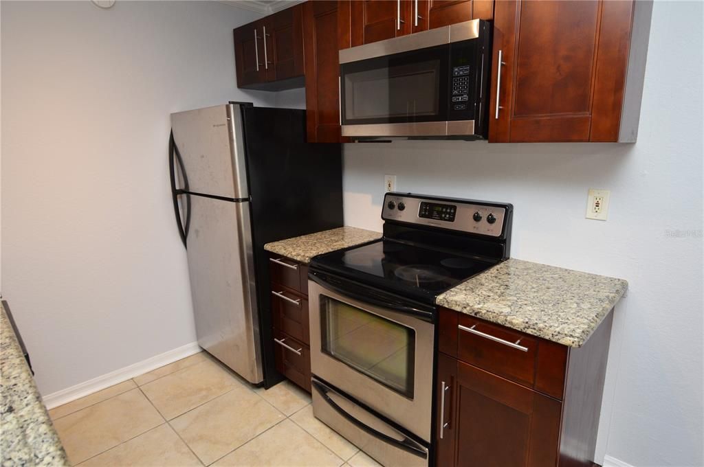 Recently Rented: $1,385 (1 beds, 1 baths, 742 Square Feet)