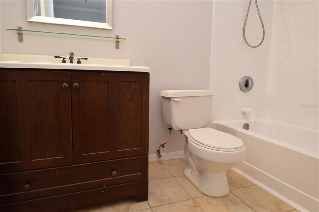 最近租的: $1,385 (1 贝兹, 1 浴室, 742 平方英尺)