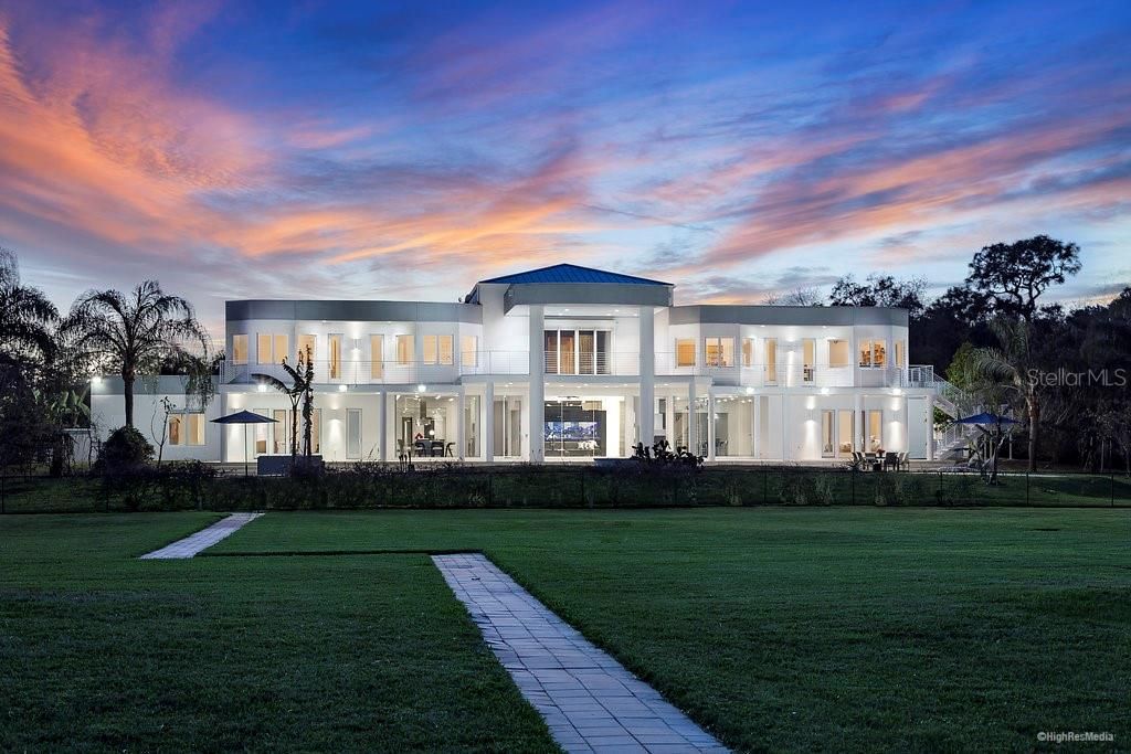 Recently Sold: $6,600,000 (6 beds, 6 baths, 9365 Square Feet)