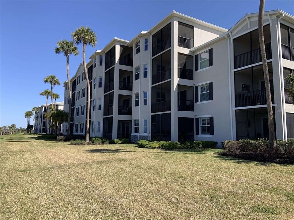 Recently Sold: $439,999 (2 beds, 2 baths, 1121 Square Feet)