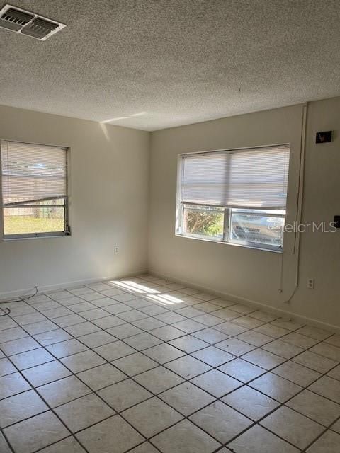 Recently Rented: $1,000 (2 beds, 1 baths, 758 Square Feet)