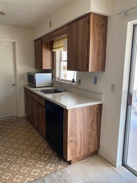 Recently Rented: $1,200 (2 beds, 1 baths, 908 Square Feet)