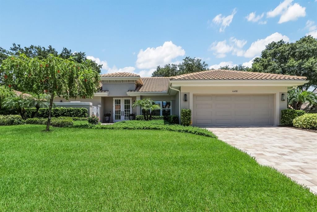 Recently Sold: $950,000 (3 beds, 2 baths, 2261 Square Feet)