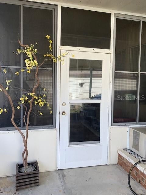 Entrance to Florida/Lanai Porch