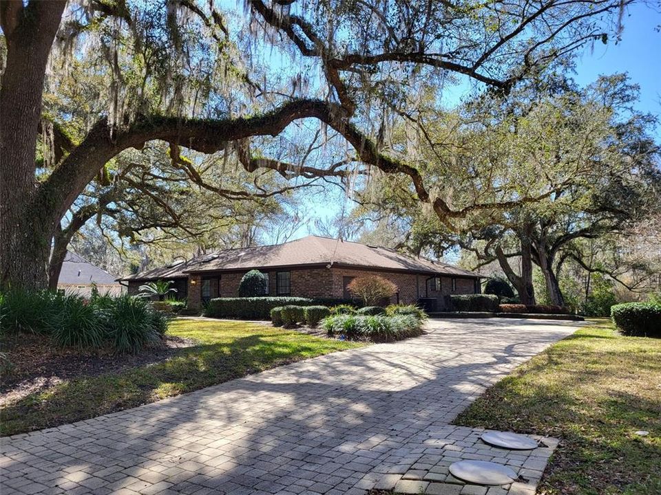 Recently Sold: $465,000 (4 beds, 3 baths, 3068 Square Feet)