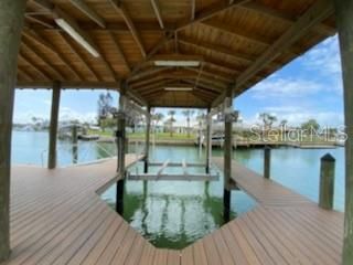 Recently Sold: $2,150,000 (4 beds, 4 baths, 3540 Square Feet)
