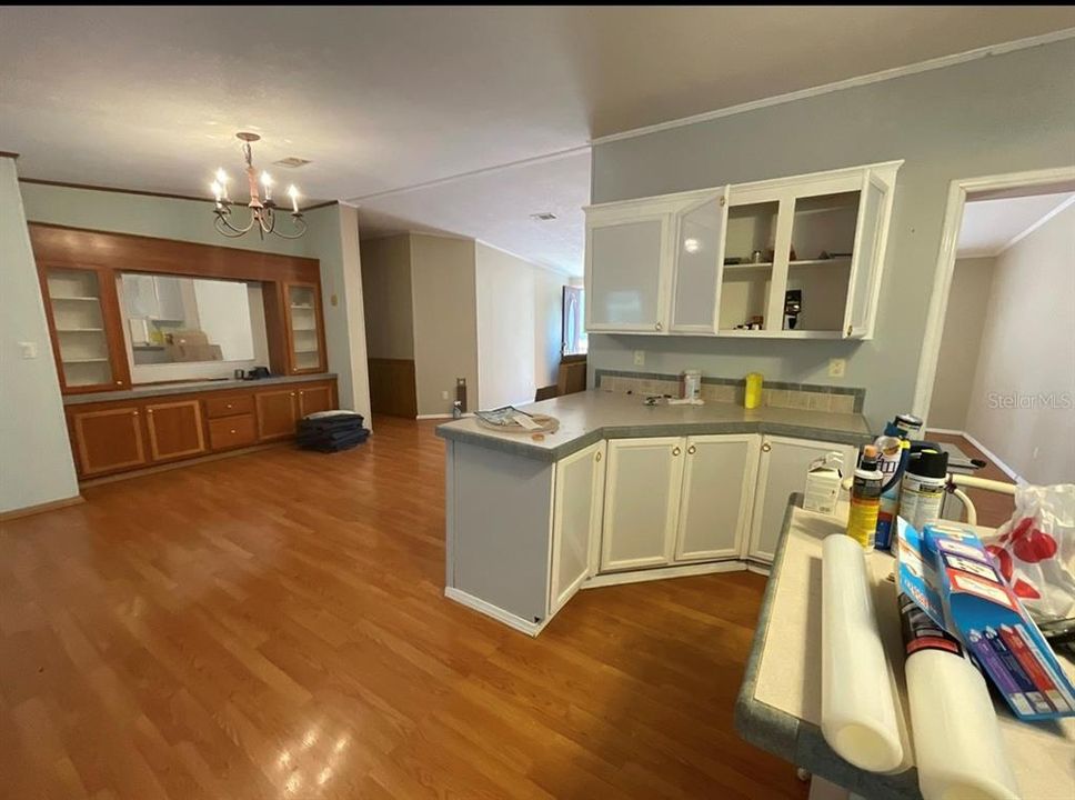 Vendido Recientemente: $239,900 (4 camas, 2 baños, 2356 Pies cuadrados)