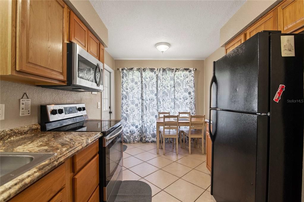 Recently Sold: $220,000 (3 beds, 1 baths, 1104 Square Feet)