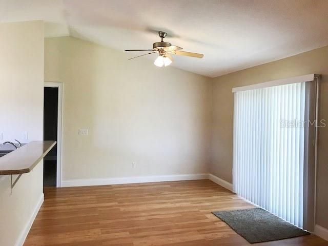 Recently Rented: $1,450 (3 beds, 2 baths, 1032 Square Feet)