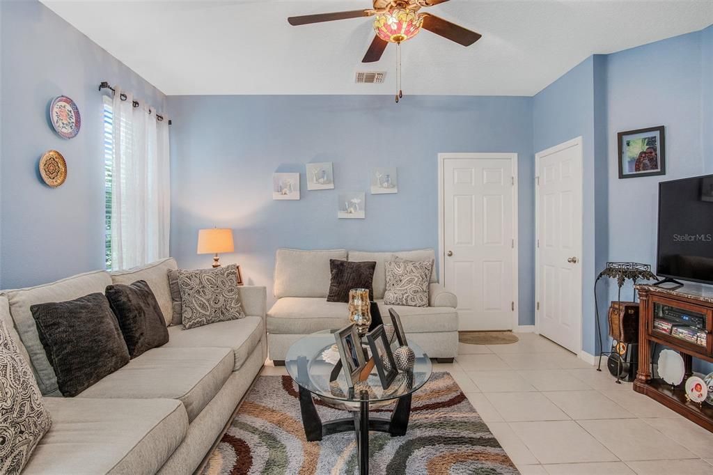 Recently Sold: $300,000 (3 beds, 2 baths, 1703 Square Feet)