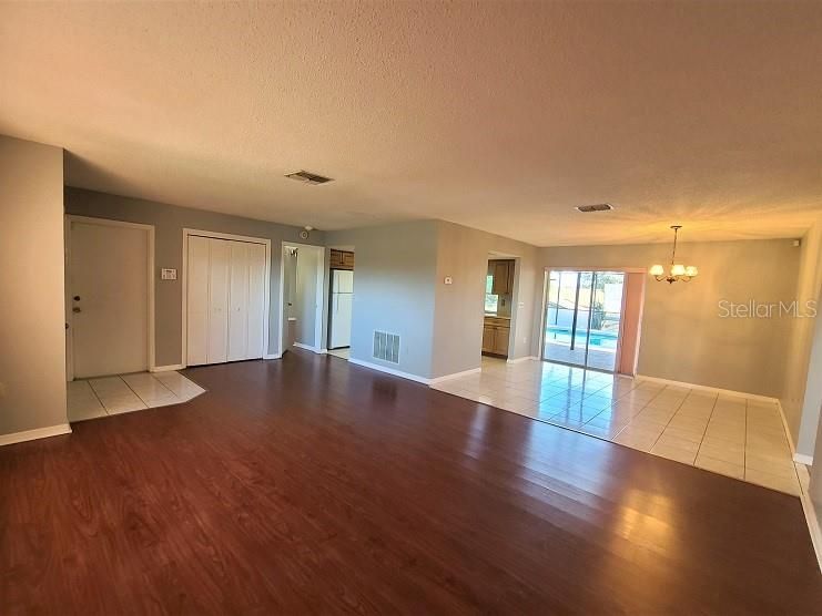 Recently Rented: $1,900 (3 beds, 2 baths, 1534 Square Feet)