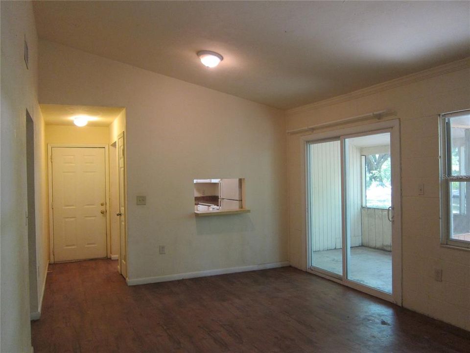 Recently Rented: $1,000 (2 beds, 1 baths, 800 Square Feet)