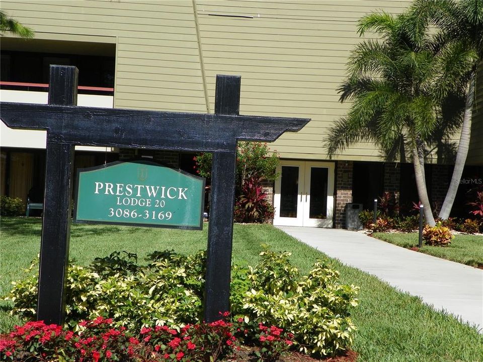 Recently Sold: $349,900 (2 beds, 2 baths, 1210 Square Feet)