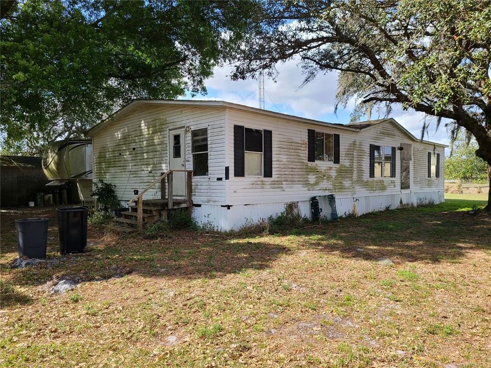 Recently Sold: $115,000 (3 beds, 2 baths, 1512 Square Feet)