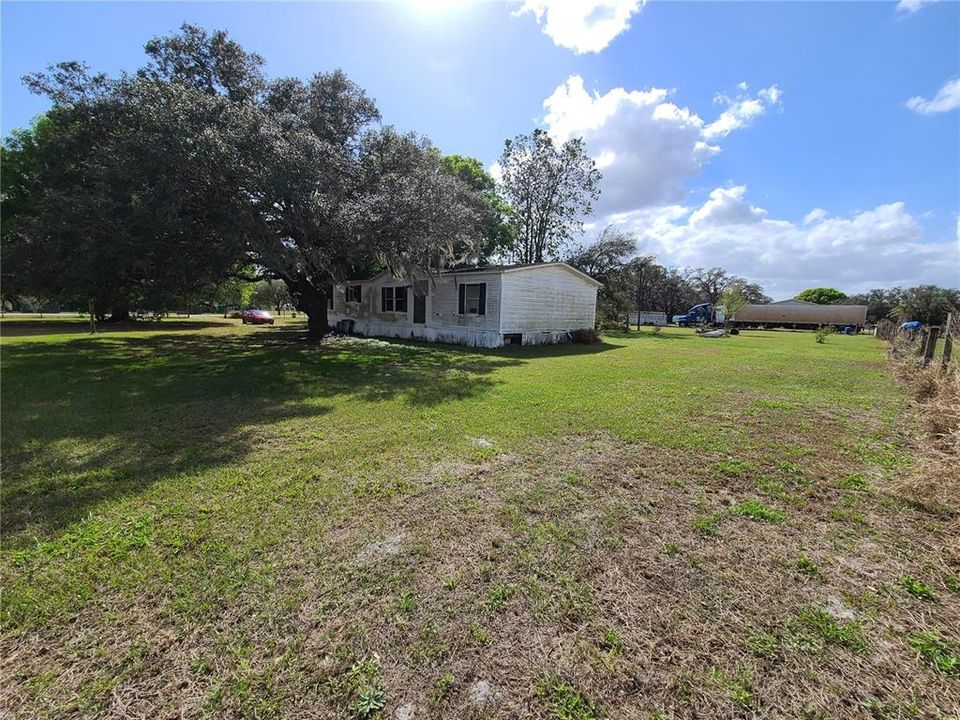 Recently Sold: $115,000 (3 beds, 2 baths, 1512 Square Feet)