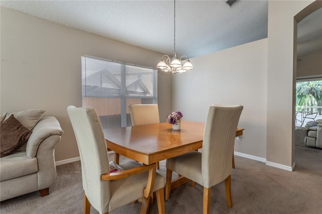 Recently Sold: $399,900 (3 beds, 2 baths, 1696 Square Feet)