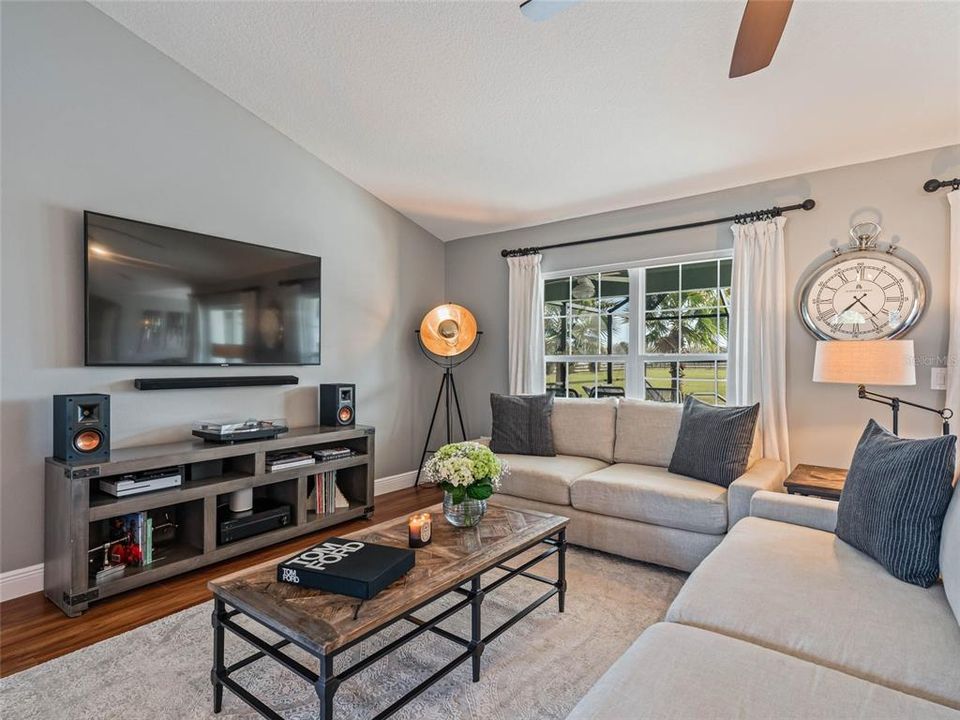 Recently Sold: $749,000 (3 beds, 2 baths, 2125 Square Feet)