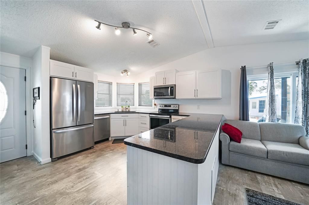 Recently Sold: $239,000 (2 beds, 2 baths, 910 Square Feet)