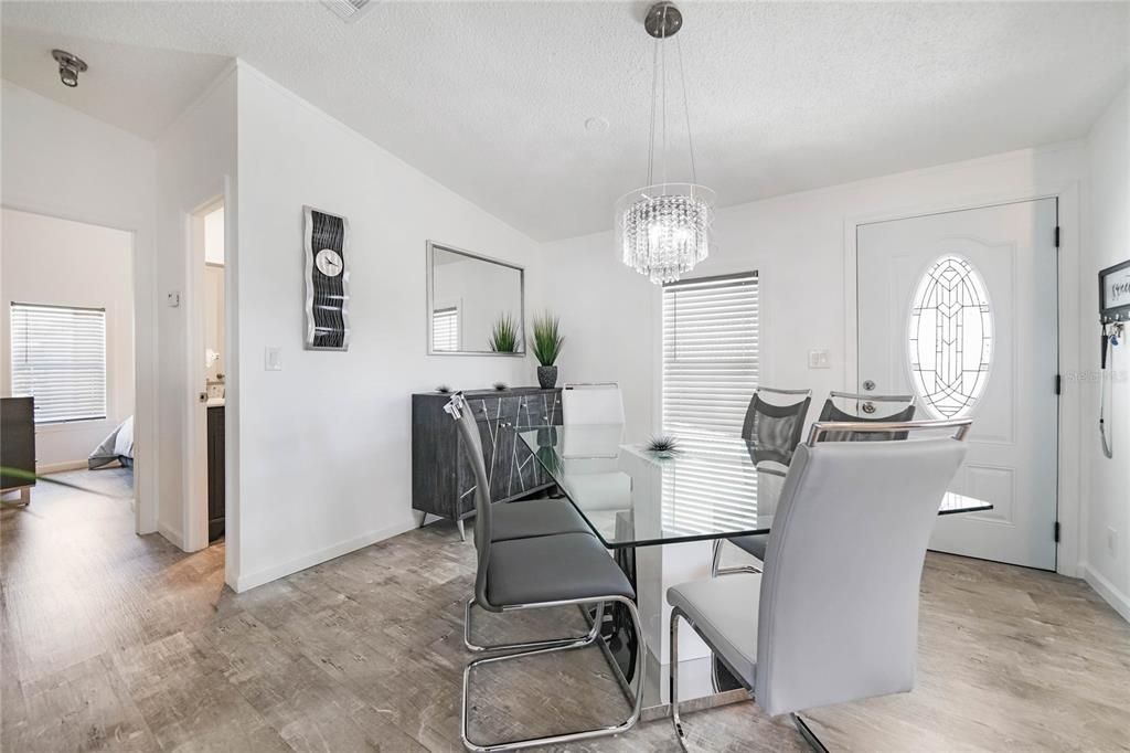Recently Sold: $239,000 (2 beds, 2 baths, 910 Square Feet)