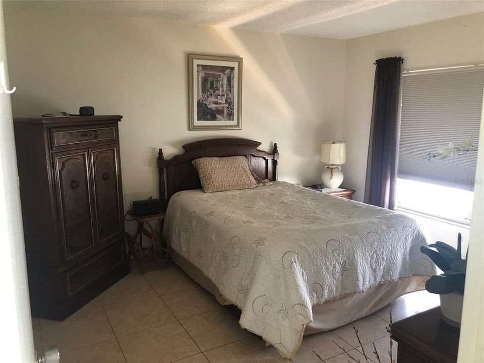 Recently Sold: $200,000 (2 beds, 2 baths, 959 Square Feet)