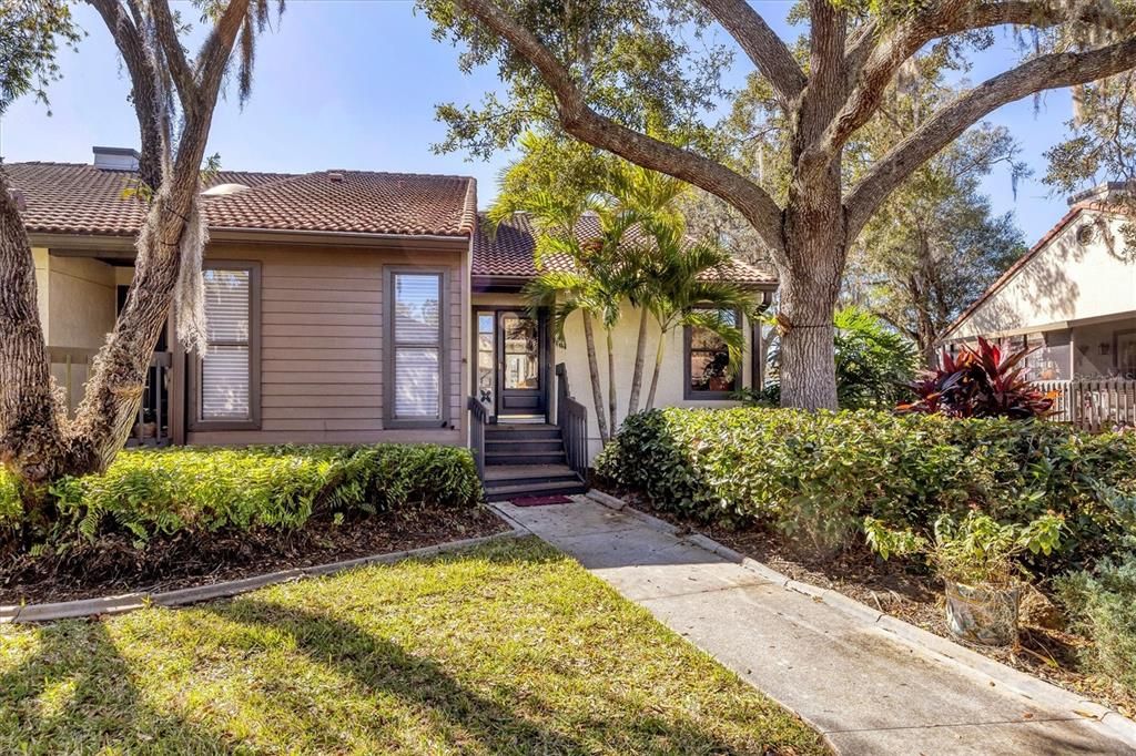 Recently Sold: $368,000 (2 beds, 2 baths, 1394 Square Feet)