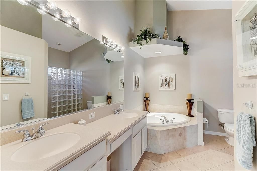 最近售出: $500,000 (2 贝兹, 2 浴室, 1851 平方英尺)