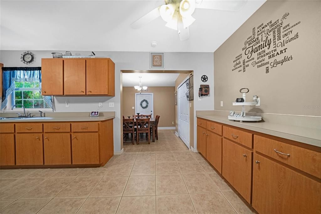 Vendido Recientemente: $339,900 (3 camas, 2 baños, 1784 Pies cuadrados)