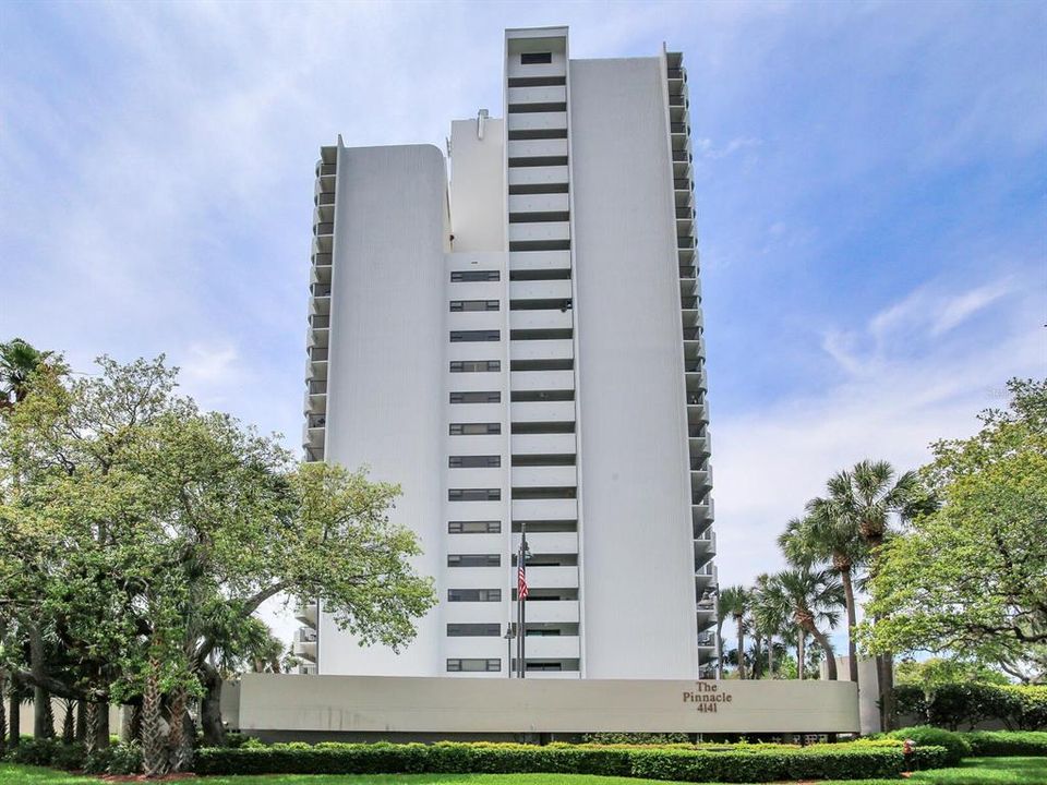 Recently Sold: $745,000 (2 beds, 3 baths, 1696 Square Feet)