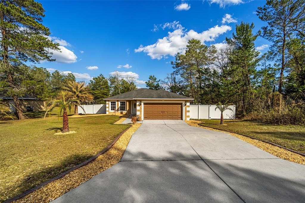 最近售出: $249,000 (3 贝兹, 2 浴室, 1440 平方英尺)