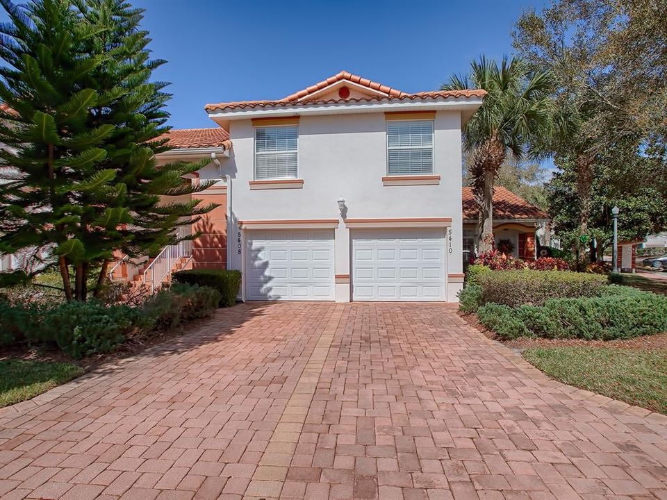 Recently Sold: $225,000 (3 beds, 2 baths, 1402 Square Feet)