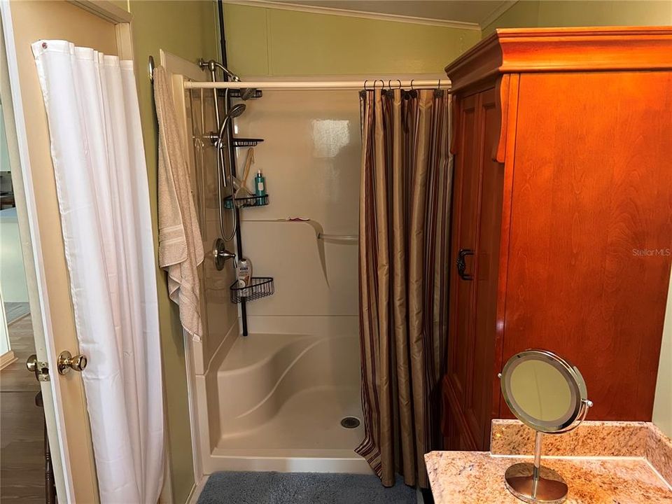 最近售出: $210,000 (3 贝兹, 2 浴室, 1352 平方英尺)