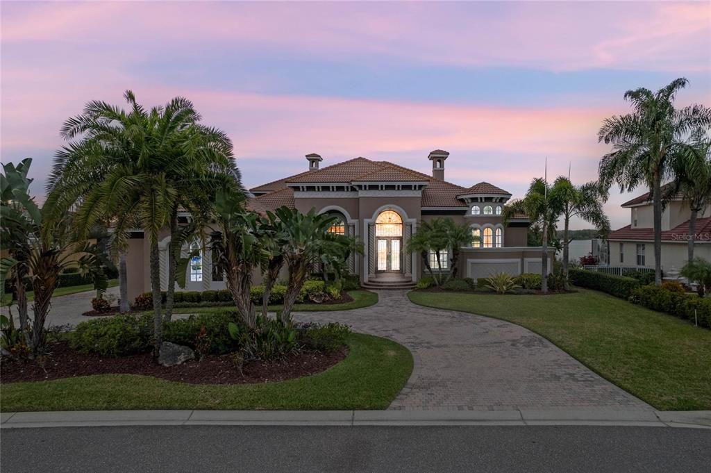 Recently Sold: $1,800,000 (6 beds, 5 baths, 5384 Square Feet)