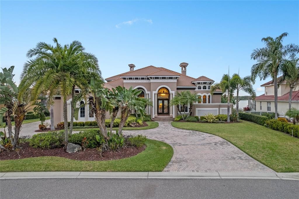 Recently Sold: $1,800,000 (6 beds, 5 baths, 5384 Square Feet)