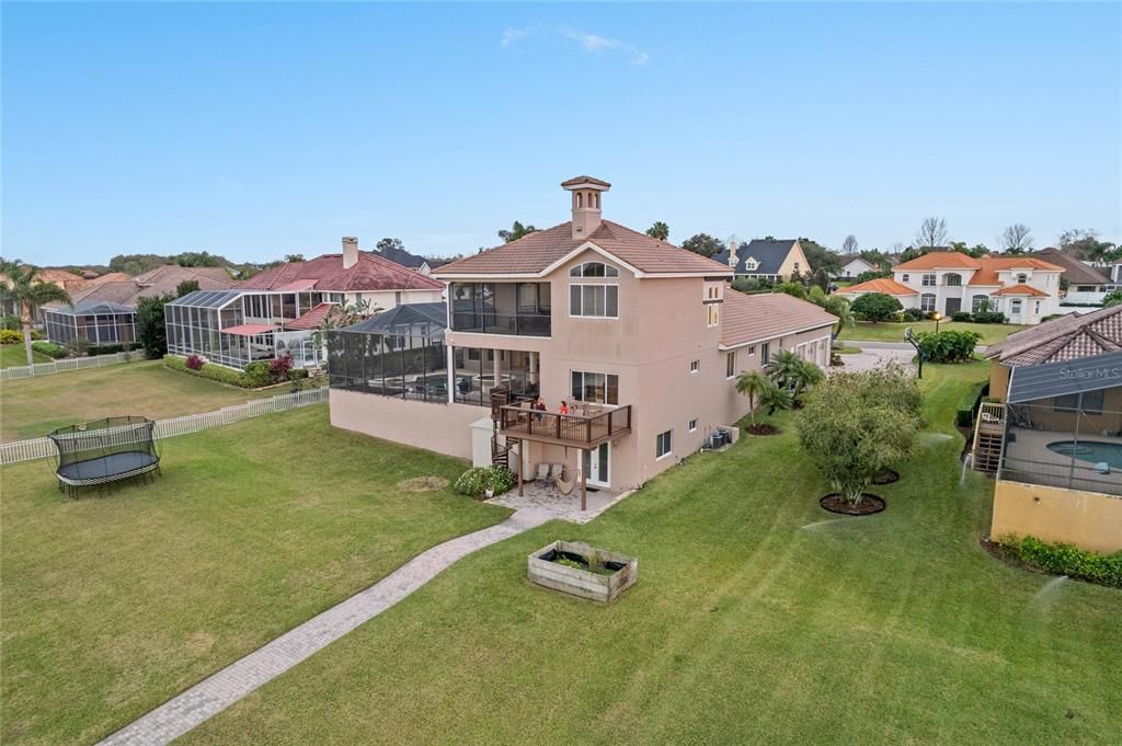 Recently Sold: $1,800,000 (6 beds, 5 baths, 5384 Square Feet)