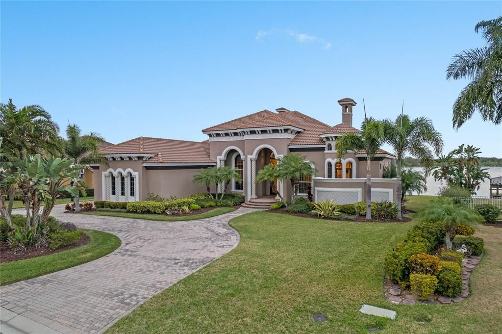 Recently Sold: $1,800,000 (6 beds, 5 baths, 5384 Square Feet)