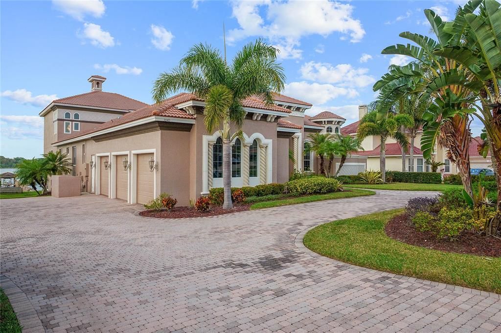 Recently Sold: $1,800,000 (6 beds, 5 baths, 5384 Square Feet)