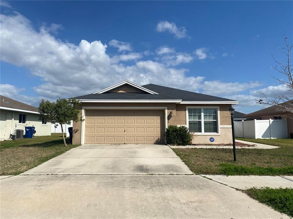 Recently Sold: $385,000 (3 beds, 2 baths, 1498 Square Feet)