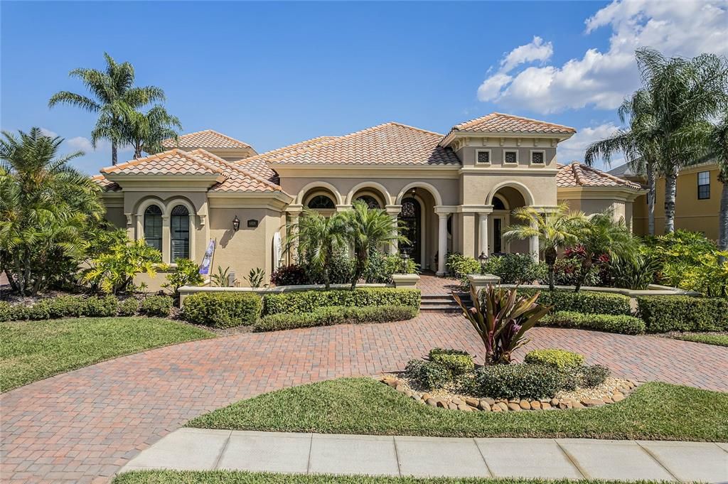 Recently Sold: $1,650,000 (4 beds, 3 baths, 5488 Square Feet)