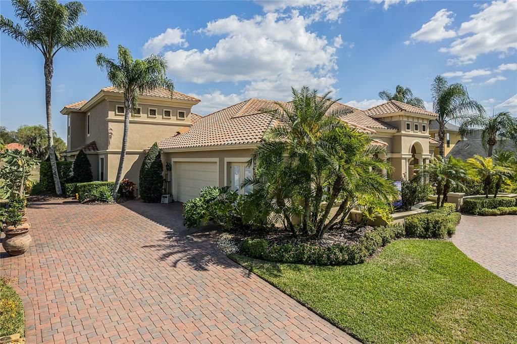 Recently Sold: $1,650,000 (4 beds, 3 baths, 5488 Square Feet)