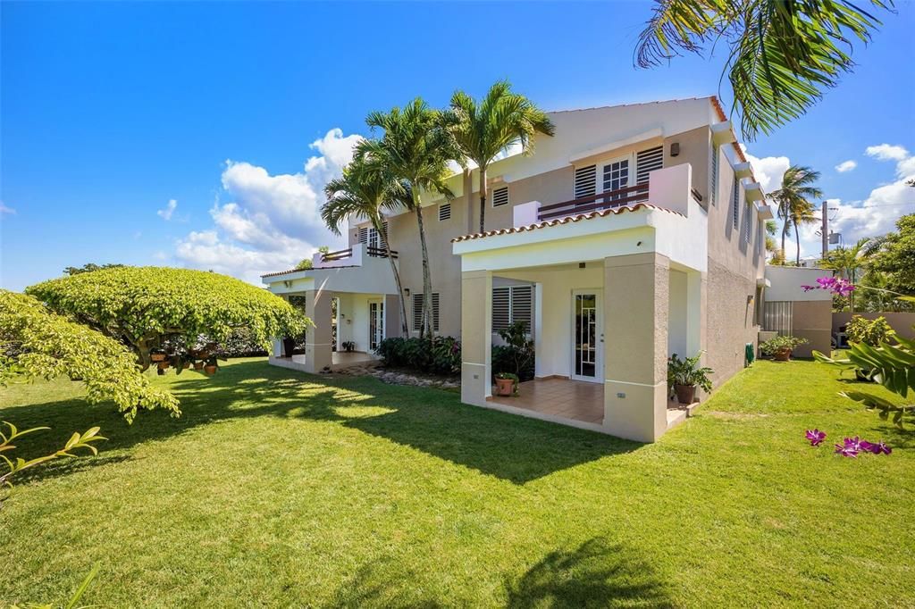 Recently Sold: $695,000 (7 beds, 4 baths, 4072 Square Feet)